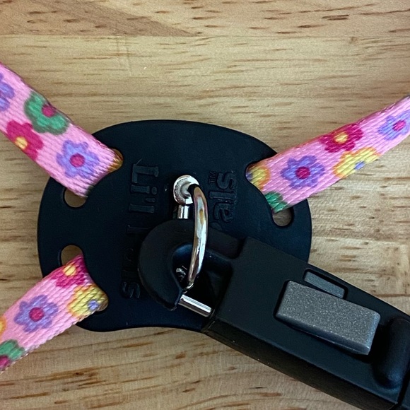Li’l Pals Pet Flower Pattern Harness with Leash - Picture 7 of 7